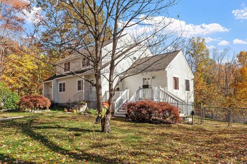 r-17 Pingree Hill Rd, Derry, NH, 03038-5372 | Card Image