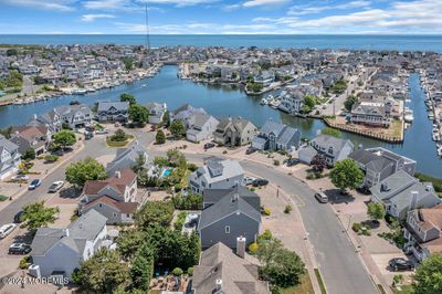 106 Glimmer Glass Circle, House other with 4 bedrooms, 2 bathrooms and null parking in Manasquan NJ | Image 3