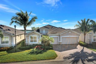 16467 Bonita Landing Circle, House other with 3 bedrooms, 3 bathrooms and null parking in Bonita Springs FL | Image 2