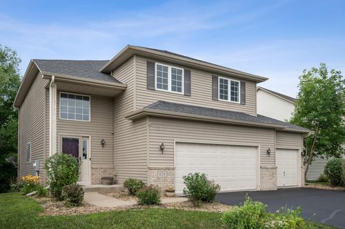678 Riesgraf Rd, Carver, MN, 55315-4509 | Card Image