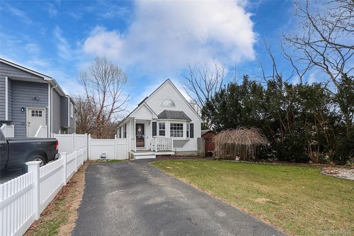 a-129 Norwalk Ave, Medford, NY, 11763-4031 | Card Image