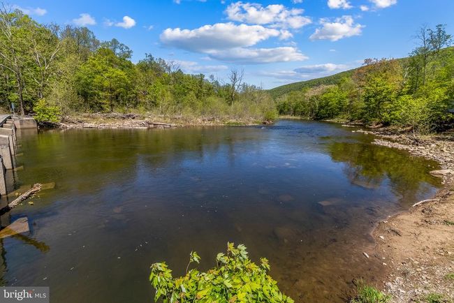 326 Preacher Ln, House other with 1 bedrooms, 1 bathrooms and null parking in Great Cacapon WV | Image 83