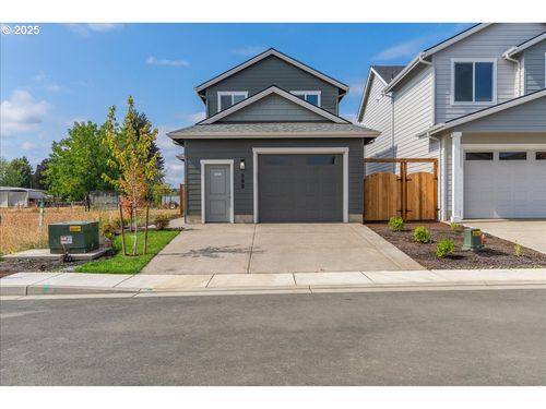 363 Se Shetterly Dr, Dallas, OR, 97338-2550 | Card Image