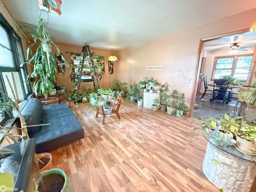 315 6th St Sw, Hampton, IA, 50441-2304 | Card Image