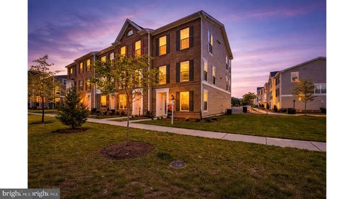 46077 Hall Rd, STERLING, VA, 20166-9366 | Card Image