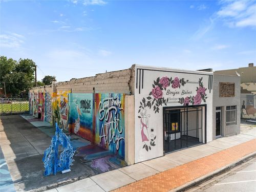 122 W Texas Ave, Baytown, TX, 77520-7733 | Card Image