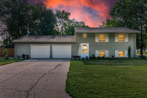 6124 Gettysburg Ave N, New Hope, MN, 55428-2648 | Card Image