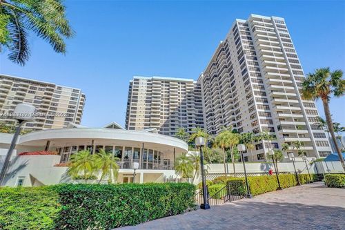 apt-2012-2500 Parkview Dr, Hallandale Beach, FL, 33009-2810 | Card Image