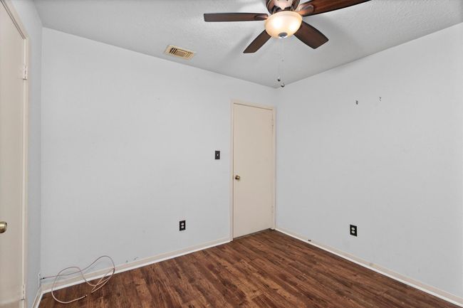 5211 Pimberton Ln, House other with 3 bedrooms, 2 bathrooms and 2 parking in Spring TX | Image 7