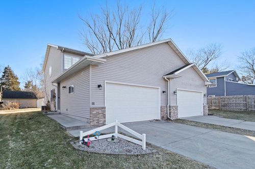 111 W Thomas St, POYNETTE, WI, 53955-8305 | Card Image
