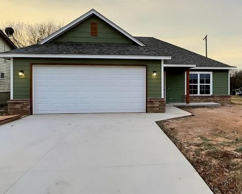 1019 N Central Ave, Cushing, OK, 74023-2107 | Card Image