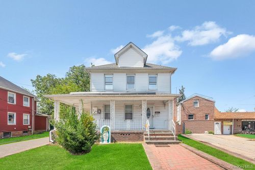 160 N Central Ave, Valley Stream, NY, 11580-3841 | Card Image