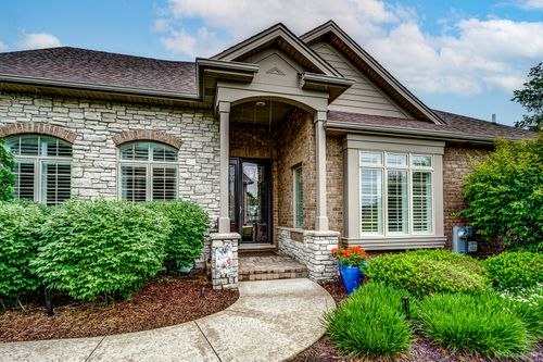 8999 Holland Harbor Cir, Frankfort, IL, 60423-3500 | Card Image