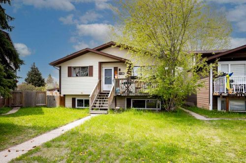 27 Gibson Close, Red Deer, AB, T4P2Z3 | Card Image