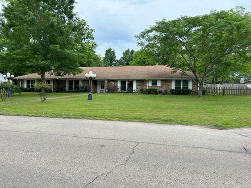 102 E Crockett St, De Kalb, TX, 75559-1855 | Card Image