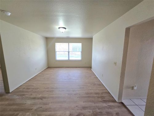 16 Lombardy Pl, Clinton, OK, 73601-4906 | Card Image