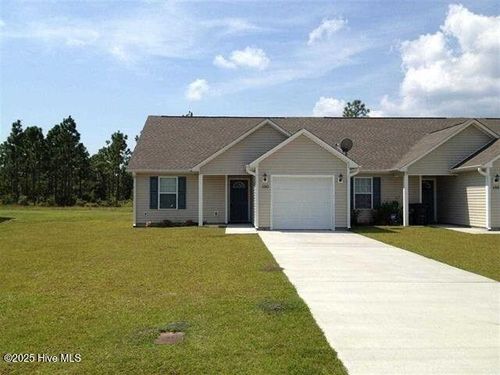 190 Pine Hollow Rd, Holly Ridge, NC, 28445-8825 | Card Image