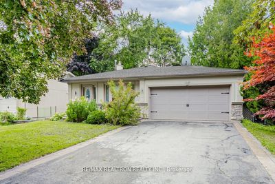 22 Brightway Cres, House other with 3 bedrooms, 2 bathrooms and 6 parking in Richmond Hill ON | Image 2