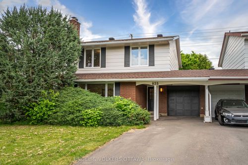 825 De Salaberry St, Gloucester, ON, K1J6Y5 | Card Image