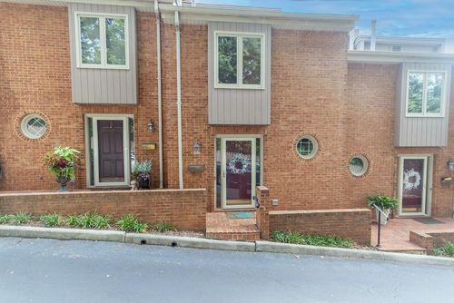 2429 Avenham Ave Sw, Roanoke, VA, 24014-1600 | Card Image