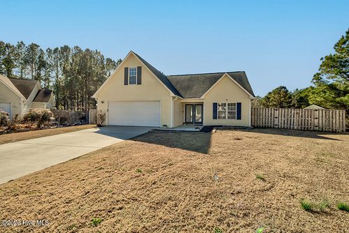215 W Woodbine Ter, Burgaw, NC, 28425-2979 | Card Image