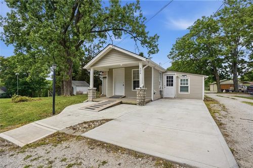 404 Salem Rd, Excelsior Springs, MO, 64024-2340 | Card Image