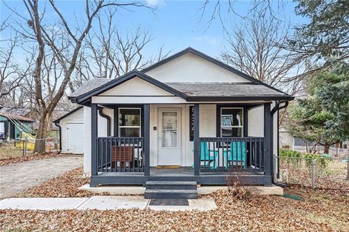 8534 Kessler St, Overland Park, KS, 66212-3539 | Card Image