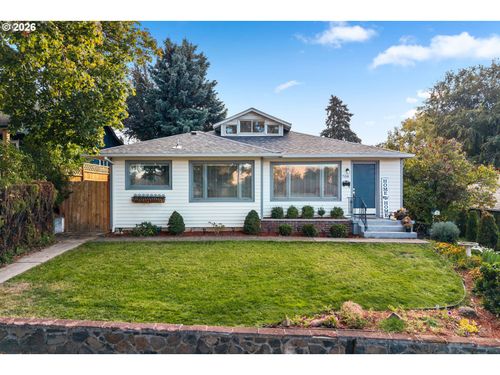 708 W 15th St, TheDalles, OR, 97058 | Card Image