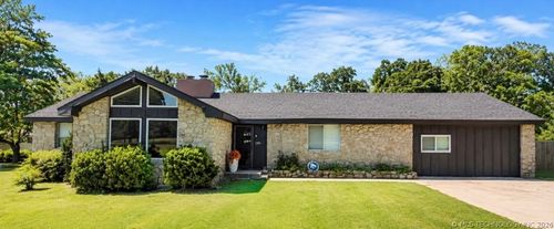 2401 Grandview Ave, Pawhuska, OK, 74056-2028 | Card Image