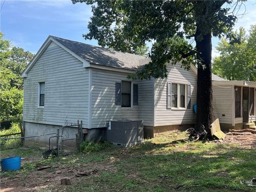 21940 Sawmill Rd, Siloam Springs, AR, 72761-5304 | Card Image