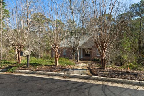 67 Edinburgh Cir, Hattiesburg, MS, 39401-8641 | Card Image