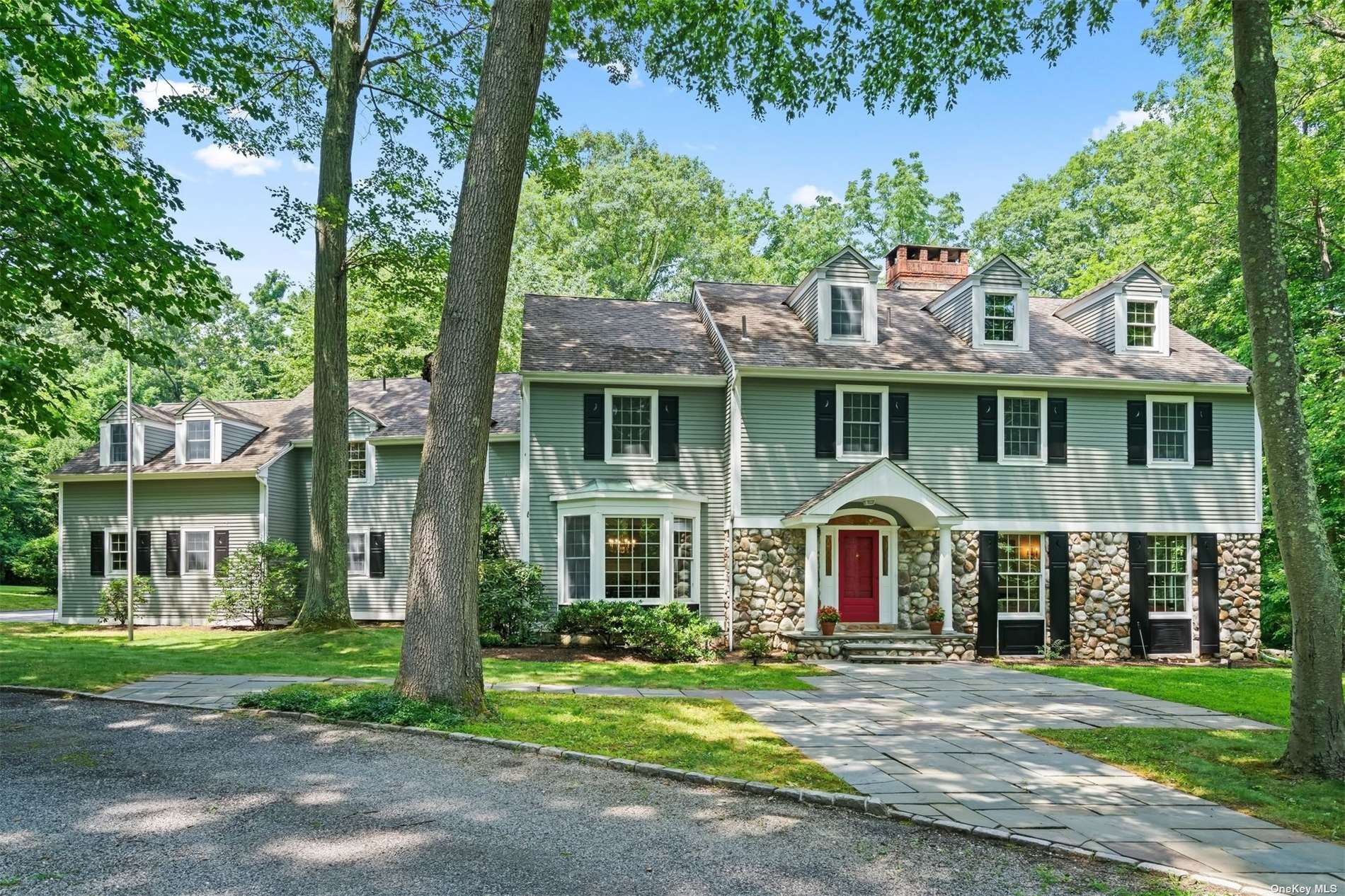 Gate Rd, Huntington, NY 11743