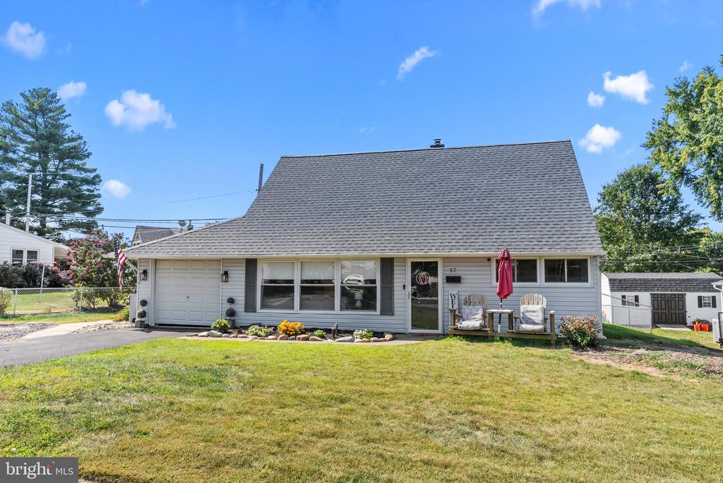 Heartwood Rd, Levittown, PA 19056
