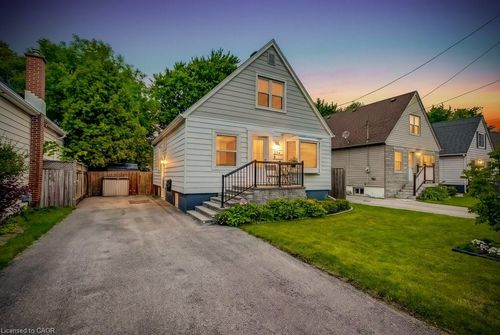 234 East 27th Street, Hamilton, ON, L8V3G4 | Card Image