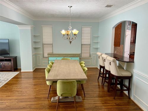 3410 Skyline Village Dr, Houston, TX, 77057-7040 | Card Image