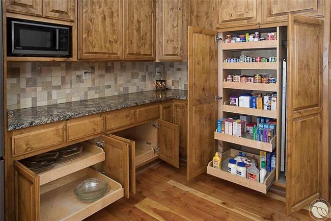 Pull out drawers and shelves | Image 10
