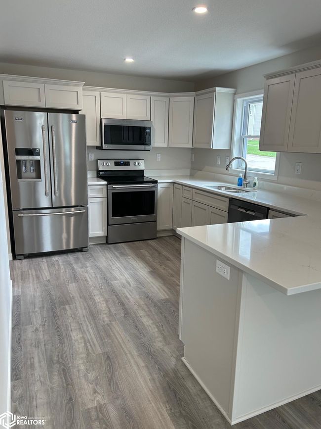 906 4 Th St, Home with 4 bedrooms, 2 bathrooms and 6 parking in Victor IA | Image 9