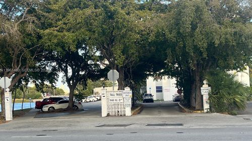 apt-514-16465 Ne 22nd Ave, North Miami Beach, FL, 33160-3725 | Card Image