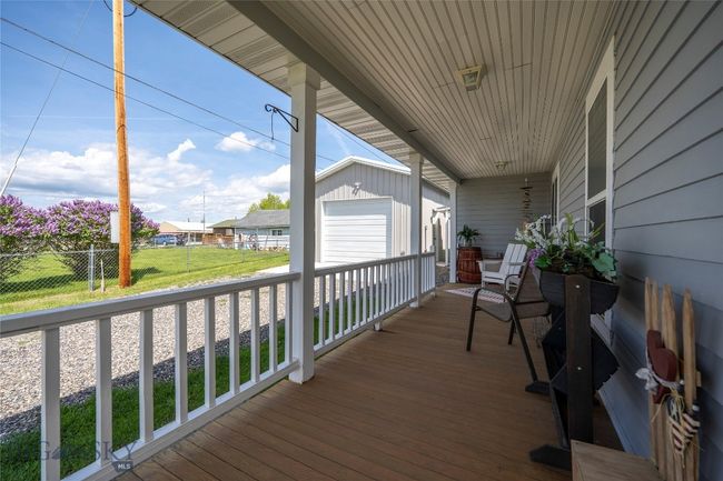 207 2 Nd St E, House other with 3 bedrooms, 3 bathrooms and null parking in Clyde Park MT | Image 9