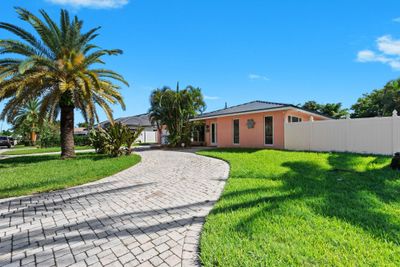 4400 Ne 25th Ave, House other with 3 bedrooms, 2 bathrooms and null parking in Lighthouse Point FL | Image 2