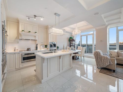 705-4700 Highway 7 N/A, Vaughan, ON, L4L0B4 | Card Image