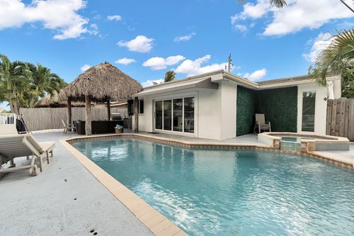 2233 Se 15th St, Pompano Beach, FL, 33062-7501 | Card Image