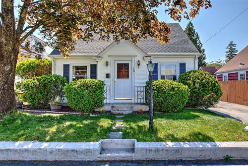 190 Rice St, Pawtucket, RI, 02861-1532 | Card Image