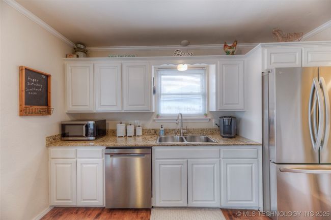 Cute kitchen! All stainless appliances included. | Image 10