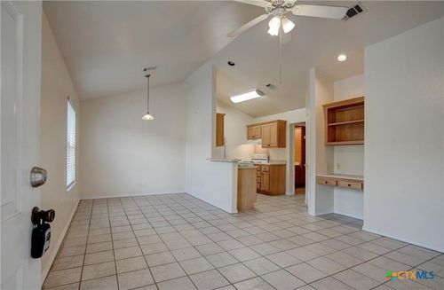apt-121-427 Lindsey St, San Marcos, TX, 78666-3320 | Card Image