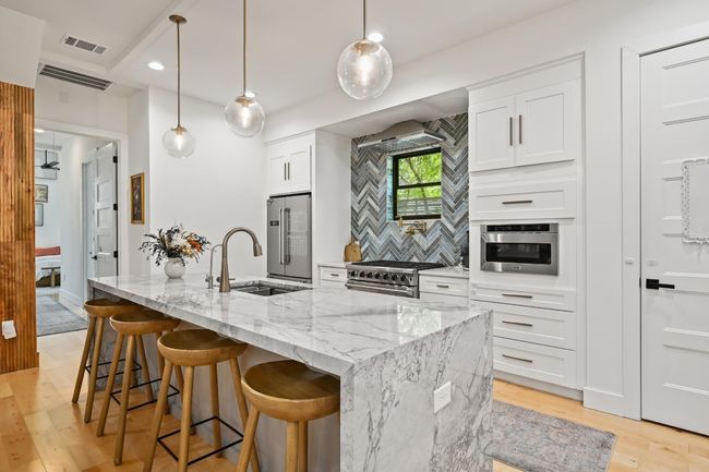 7810 Hardy Dr, House other with 4 bedrooms, 4 bathrooms and 2 parking in Austin TX | Image 9