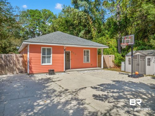 824 E 24th Ave, Gulf Shores, AL, 36542-3112 | Card Image