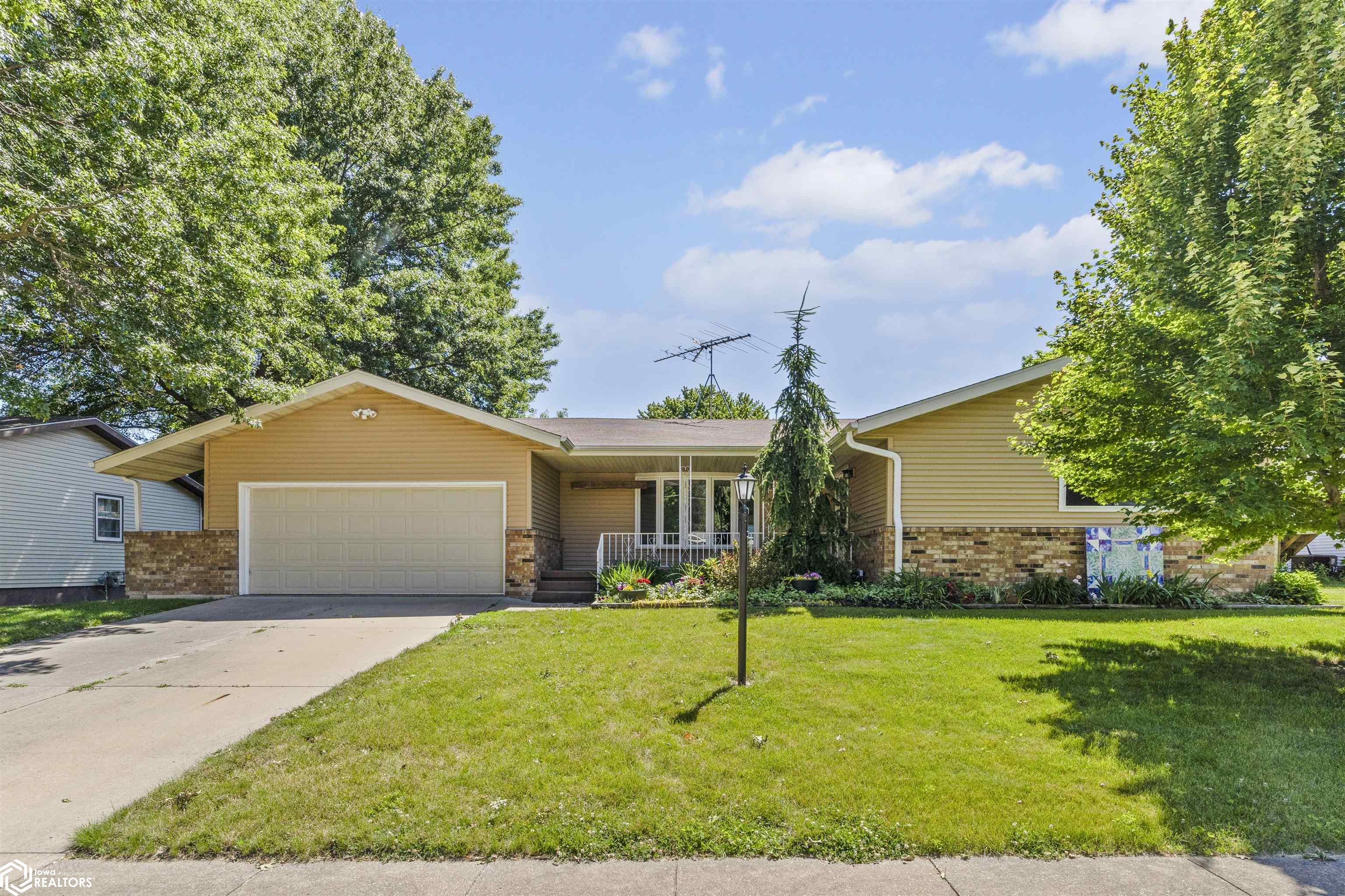 Easy St, Burlington, IA 52601