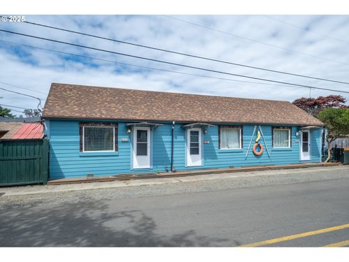 1541 Se 51st St, Lincoln City, OR, 97367-1450 | Card Image