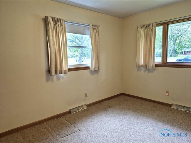 1100 Cherry Ln, House other with 3 bedrooms, 2 bathrooms and 2 parking in Findlay OH | Image 12